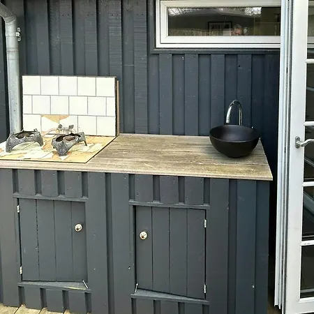 Modern Family House Close To And Forest 그레나