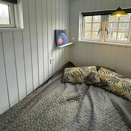 Modern Family House Close To And Forest * 그레나