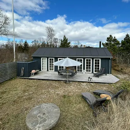 Modern Family House Close To And Forest 그레나